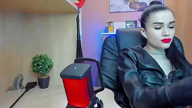 Snapshot of KristiTopxx chatting on January 2025 08:02:02 PM KristiTopxx online show from January 2025 08:02:02 PM