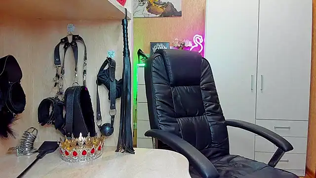 Snapshot of KristiTopxx chatting on November 2025 08:31:01 PM KristiTopxx online show from November 2025 08:31:01 PM