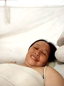 heesuu11 online show from April 2026 01:44:01 PM