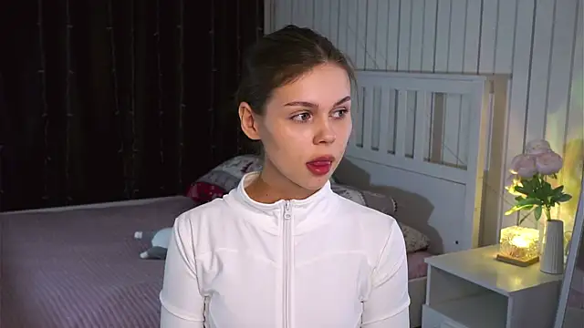 EarthaLevra online show from April 2026 08:20:01 PM