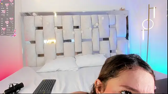 Snapshot of HecateCorvin chatting on February 2026 12:48:02 PM HecateCorvin online show from February 2026 12:48:02 PM