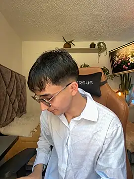 Snapshot of Sr_evann chatting on February 2026 02:37:02 PM Sr evann online show from February 2026 02:37:02 PM