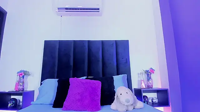 scarlet  ray  online show from March 2026 11:49:01 AM