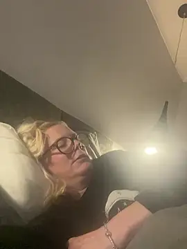 Snapshot of Amelie_BlondeXX chatting on March 2026 10:22:02 AM Amelie BlondeXX online show from March 2026 10:22:02 AM