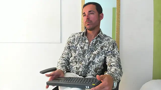 Adams Sanz online show from May 2026 06:38:02 PM