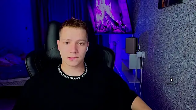 Karl Night  online show from June 2026 07:05:01 PM