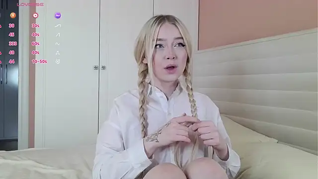 ChristinBland online show from April 2026 12:22:02 PM