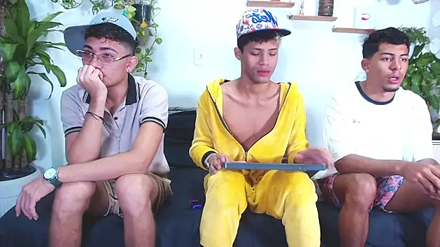 Snapshot of Lunar_Boys chatting on February 2026 12:14:01 PM Lunar Boys online show from February 2026 12:14:01 PM