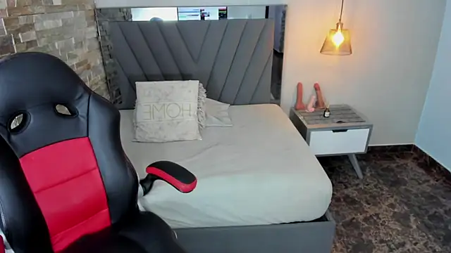 LUCIA KHAN online show from March 2026 07:20:02 PM