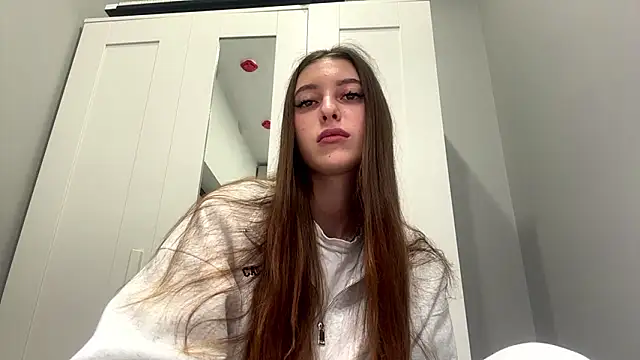 selena favn online show from March 2026 03:12:02 AM