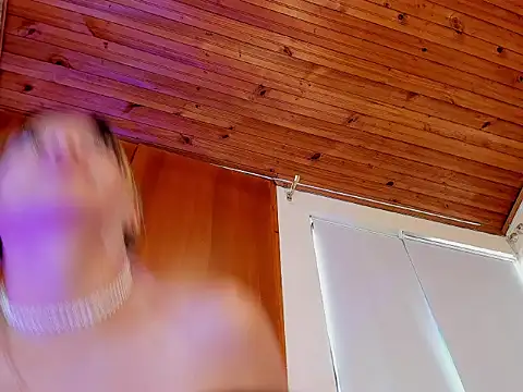 FoxxySweet online show from April 2026 01:57:02 PM