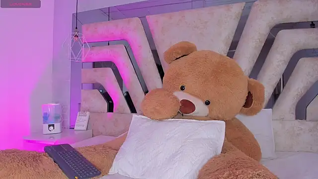 AuroraFlowers online show from March 2026 07:25:01 PM