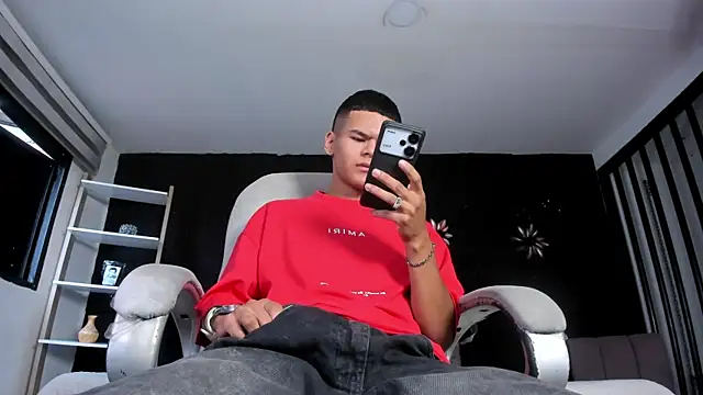 DylanRoyce  online show from April 2026 12:54:01 PM