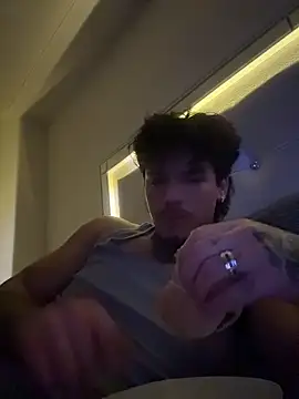 Snapshot of SNAKEARM chatting on February 2026 11:22:02 AM SNAKEARM online show from February 2026 11:22:02 AM