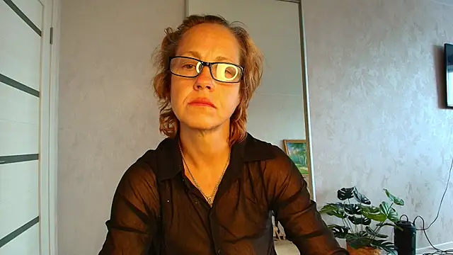 LioraWeiss online show from July 2026 12:22:01 PM