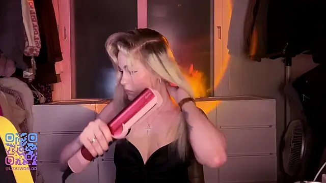 Snapshot of LisaNelsona chatting on February 2026 02:38:02 PM LisaNelsona online show from February 2026 02:38:02 PM