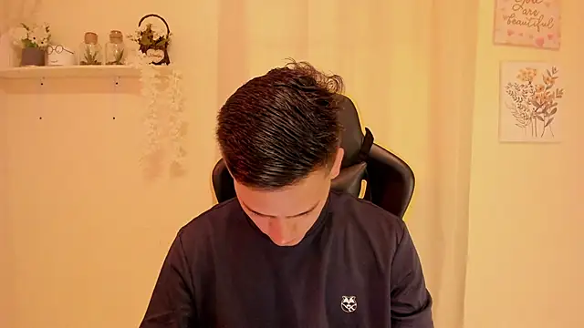 sexy andres01 online show from April 2026 01:45:02 PM