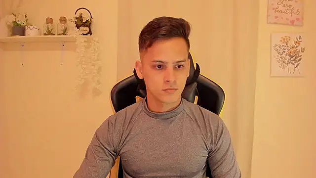 sexy andres01 online show from April 2026 10:56:02 PM