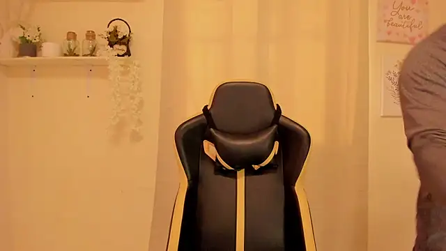 sexy andres01 online show from April 2026 02:53:02 PM