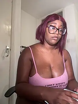 Snapshot of sweetzberri2 chatting on February 2026 03:01:01 PM sweetzberri2 online show from February 2026 03:01:01 PM