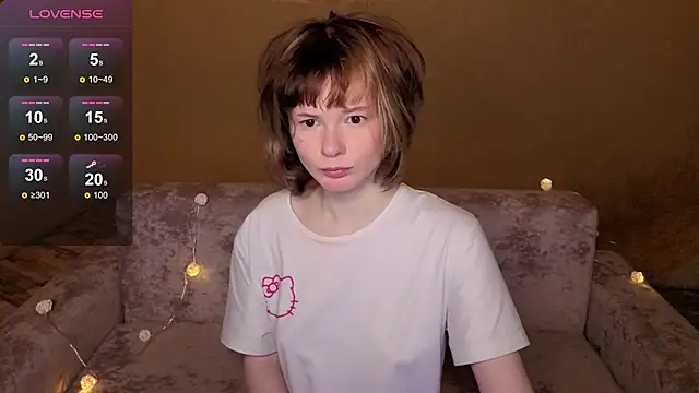 Snapshot of MikassaBowl chatting on February 2026 01:43:01 PM MikassaBowl online show from February 2026 01:43:01 PM