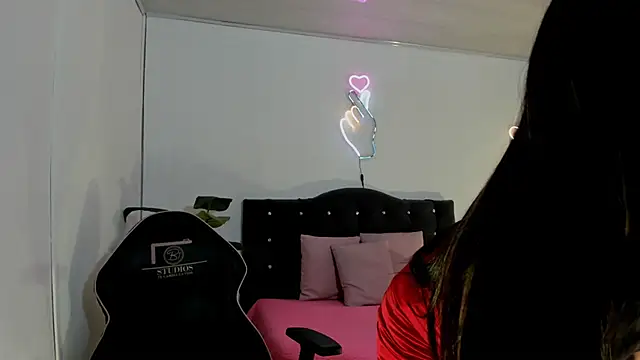 LINDSAY TAY online show from April 2026 03:22:02 AM