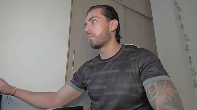 Axel  Blaze online show from April 2026 12:32:02 PM