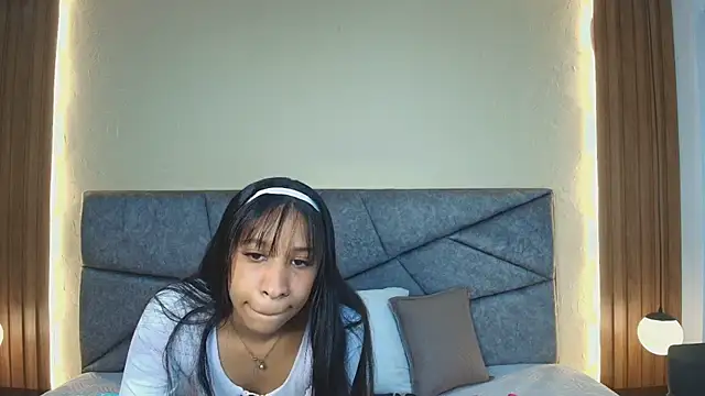 Snapshot of ShayMilleer chatting on June 2026 12:00:02 PM ShayMilleer online show from June 2026 12:00:02 PM