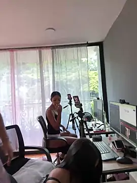 Snapshot of kitty_rousse01 chatting on February 2026 01:22:01 PM kitty rousse01 online show from February 2026 01:22:01 PM