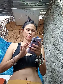 yuliitza4 online show from June 2026 04:53:01 PM