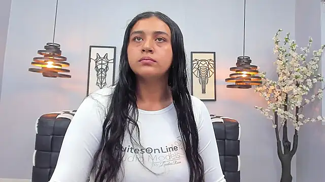 Lunaa Abril online show from February 2026 12:15:01 PM