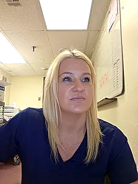 LadyB07 online show from April 2026 04:09:02 PM