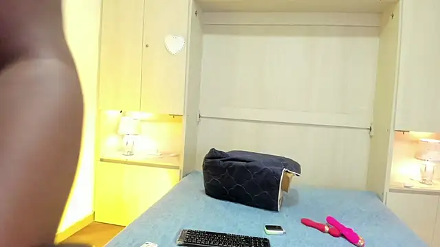 Snapshot of KateCoopper chatting on March 2026 04:03:01 AM KateCoopper online show from March 2026 04:03:01 AM