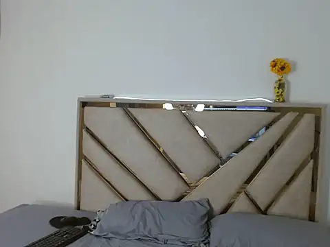 oliver   saint online show from March 2026 12:39:01 AM