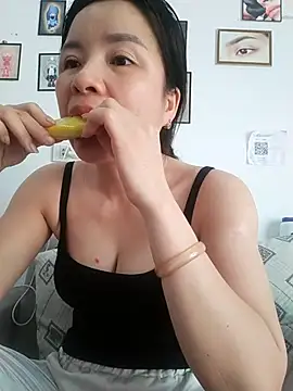 Snapshot of Ivy_Trix2 chatting on March 2026 08:32:02 AM Ivy Trix2 online show from March 2026 08:32:02 AM