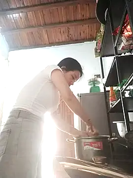 Ivy Trix2 online show from March 2026 04:51:02 AM