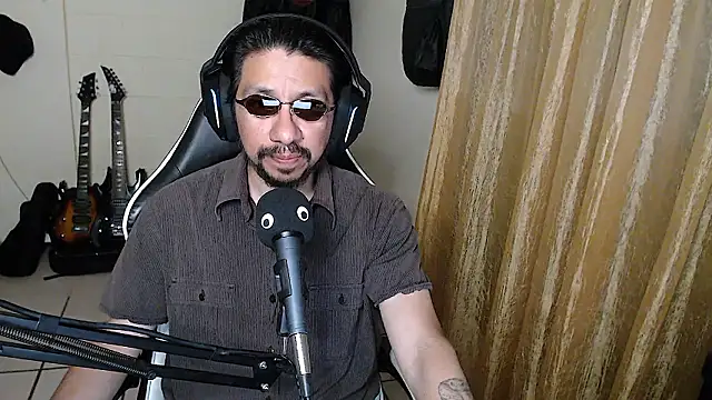 Snapshot of AntuanSV chatting on March 2026 02:49:01 AM AntuanSV online show from March 2026 02:49:01 AM