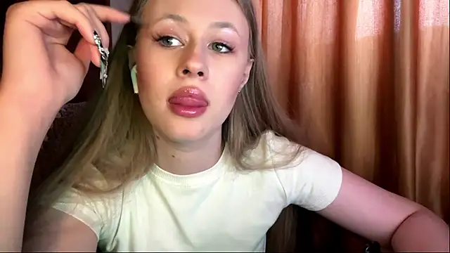 Snapshot of lisa_high chatting on February 2026 08:14:01 AM lisa high online show from February 2026 08:14:01 AM