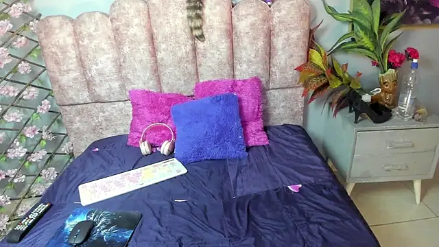 Snapshot of Miis_Beella chatting on February 2026 12:39:02 PM Miis Beella online show from February 2026 12:39:02 PM