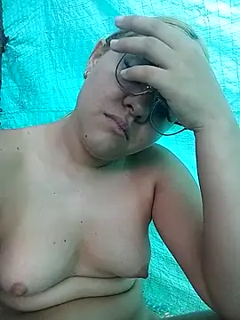 single kitten online show from March 2026 12:27:02 PM