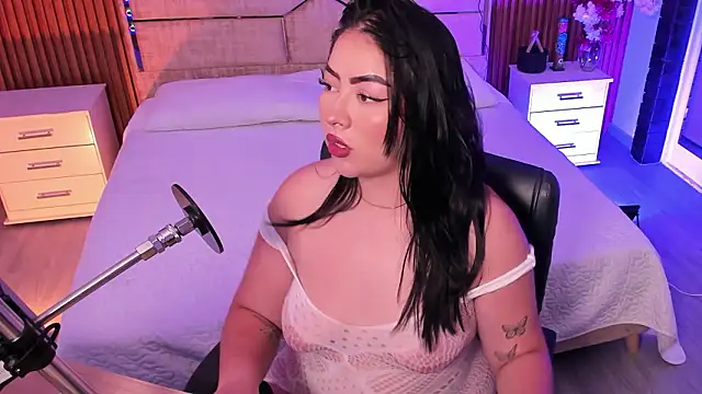 Emberrvelvet online show from March 2026 05:46:02 AM