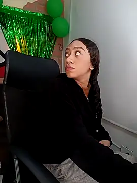 ritzabeth daniel online show from April 2026 09:12:02 PM