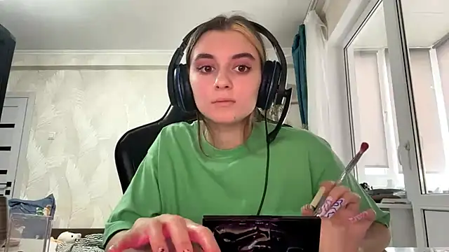 Snapshot of PluralPalaver chatting on February 2026 07:07:01 AM PluralPalaver online show from February 2026 07:07:01 AM