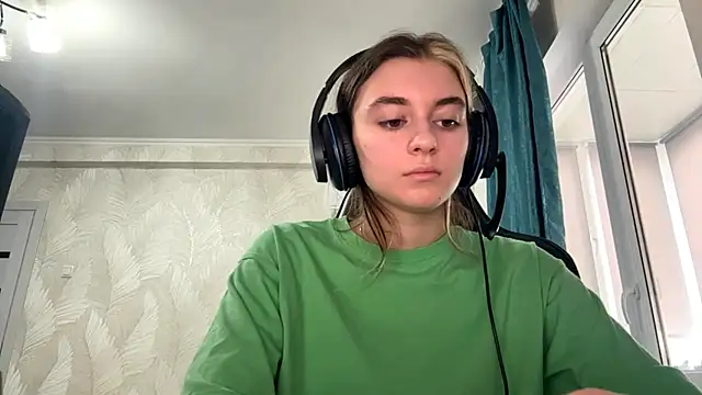 Snapshot of PluralPalaver chatting on February 2026 07:19:01 AM PluralPalaver online show from February 2026 07:19:01 AM