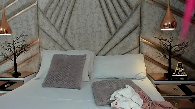 EmeelyMuller online show from April 2026 03:33:01 AM