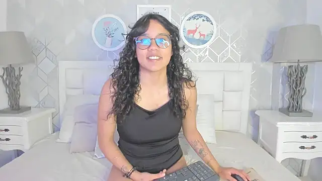 Snapshot of star_angel_7 chatting on February 2026 12:39:02 PM star angel 7 online show from February 2026 12:39:02 PM