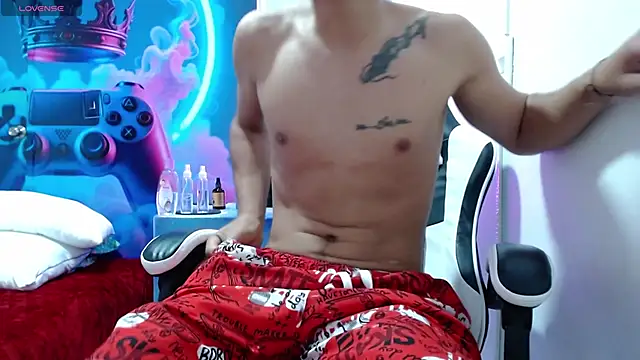 Snapshot of pipe_hot04 chatting on February 2026 12:55:02 AM pipe hot04 online show from February 2026 12:55:02 AM