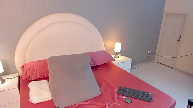 zoepinkett online show from March 2026 03:42:02 AM