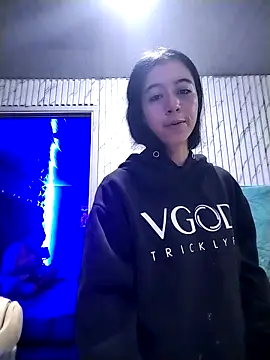 SAMY AND ARI online show from April 2026 10:09:02 AM