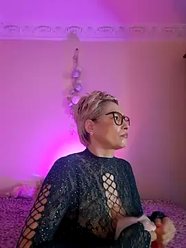 LunaBlaise online show from April 2026 06:28:02 AM